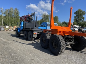 Лесовоз Урал 5557 с ГМ Велмаш 10-74