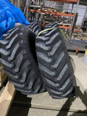 Автошина для экскаватора-погрузчика JCB 3CX/4CX. 440/80-28 MICHELIN 163 A8 TL POWER CL