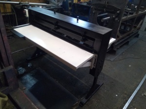 станок для нанесения ребер жесткости