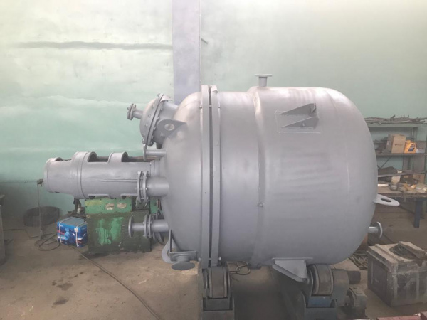 Реактор перемешивающий 3,2 м.к нержавеющий