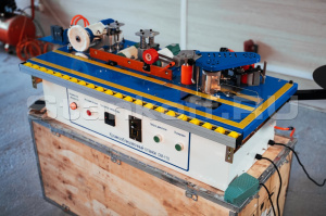 Кромкооблицовочный станок DM-110 (узел снятия свесов, чистовая торцовка и полировка)