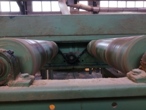 Рольганг приводной с витым сбросом