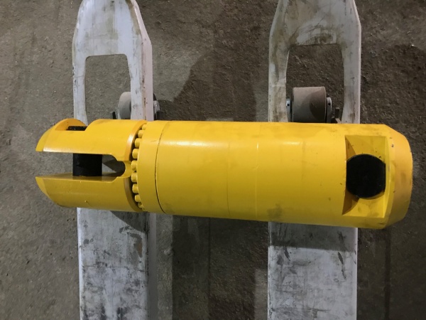 Вертлюг вспомогательной лёбёдки