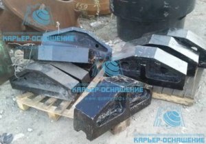 482540000400 Ползун Дробилки СМ 741