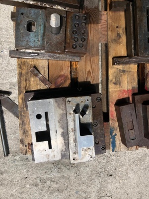 Пресса для производства дверей