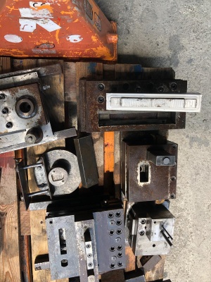 Пресса для производства дверей