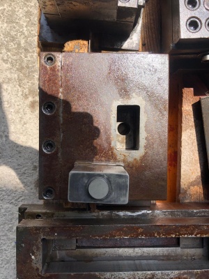 Пресса для производства дверей