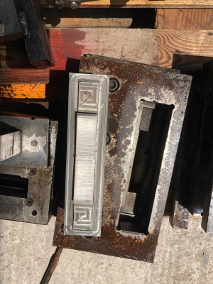 Пресса для производства дверей