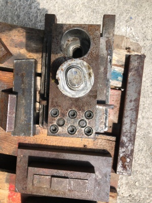 Пресса для производства дверей