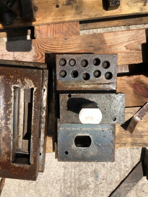 Пресса для производства дверей