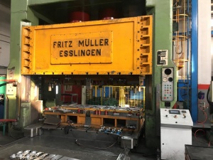 Пресс четырехстоечный 1000 тонн 2750х1550мм