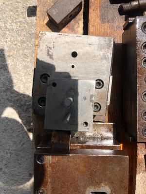 Пресса для производства дверей