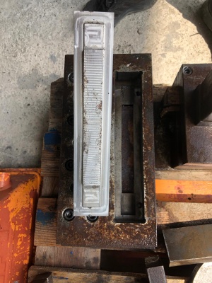 Пресса для производства дверей