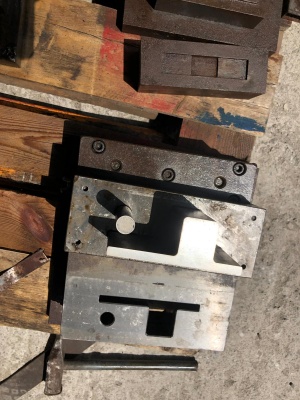 Пресса для производства дверей