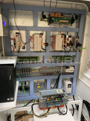 Оптоволоконный лазер со сменным столом для резки металла LF3015GC/1500 Raycus