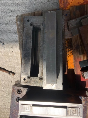 Пресса для производства дверей