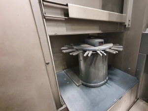 ЭЛЕКТРОЭРОЗИОННЫЙ СТАНОК MAKINO EDAF3