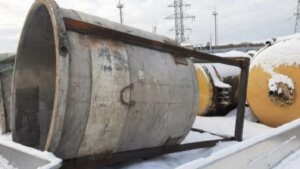 Емкость нержавеющая, объем — 4,5 куб.м., вертикальная