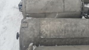 Емкость нержавеющая, объем — 0,63 куб.м, вертикальная, одностенная