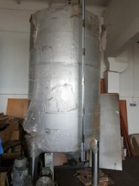 Емкости нержавеющие, объем — 5 куб.м., вертикальные