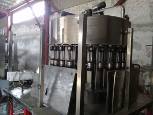 Автомат розлива для розлива водки, вина, соков