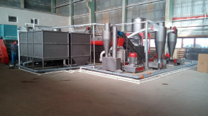 Комплекс для измельчения и мойки сильнозагрязненного пленочного и тканого материала