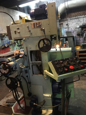 Широкоуниверсальный фрезерный станок 6725