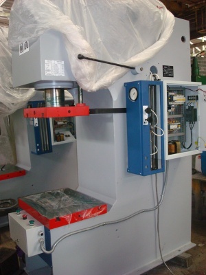 Пресса Гидравлические одностоечные после модернизации: модели - РYЕ 3т. 10т. 25т. 40т. 63т 100т. 160т. 250