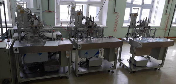 Полуавтоматические машины (QLI-C) для припаивания резинок к заготовкам лицевых масок