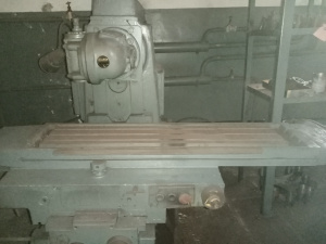 Широкоуниверсальный фрезерный станок 6Р82Ш