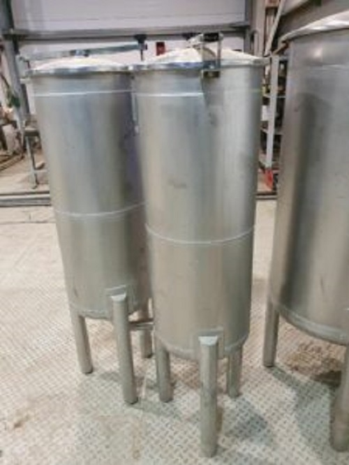 Емкости нержавеющие, объем — 0,1 куб.м., вертикальные