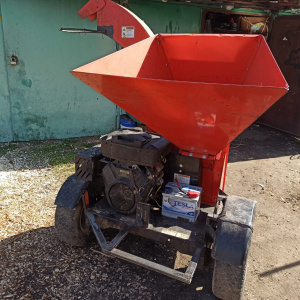 Аренда самоходного измельчителя древесины и веток