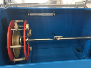 Горизонтальный центральный лентообмотчик