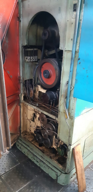 Зубофрезерный станок (аналог 5В312) авс в12 42412