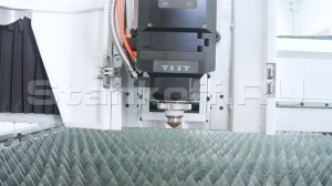 Высокомощный оптоволоконный лазерный станок в защитной кабине XTC-1560G/20000 Raycus