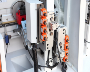 Станок для облицовывания кромок мебельных деталей WoodTec EdgeMatic 424С PRO