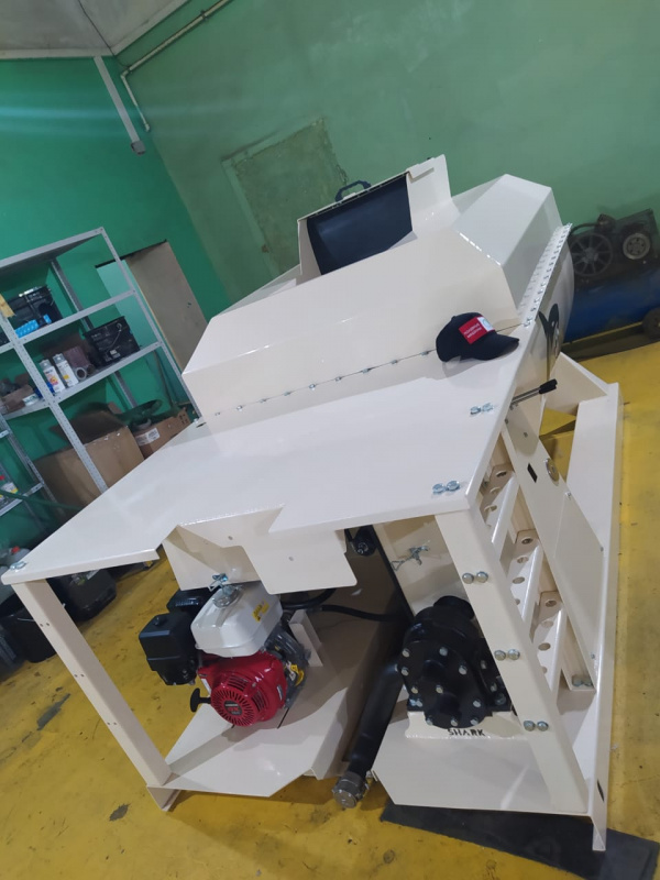 гидропосев газона Shark (Акула) 2000