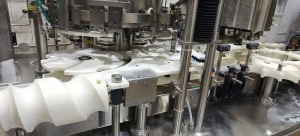 Униблок розлива пива в банки. Производство фирмы Ferrero ISO/L (2019) Srl Италия