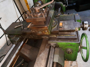 Токарно-винторезный станок 1А64