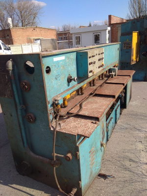 Гидравлическая гильотина