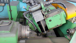 Резьбошлифовальный станок MOSCOW 582