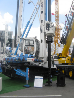 Бурильно-крановая машина БКМ-2032