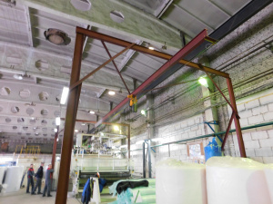 Монорельсовый путь L=10м, оснащенный талью грузоподъемностью 1т управляемой с пола