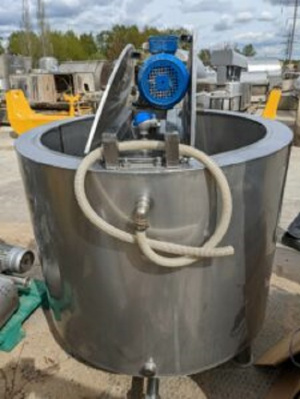 Емкость нержавеющая, объем — 0,6 куб.м., рубашка, мешалка, инв 1891