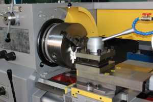 Токарно-винторезный станок ГС526У