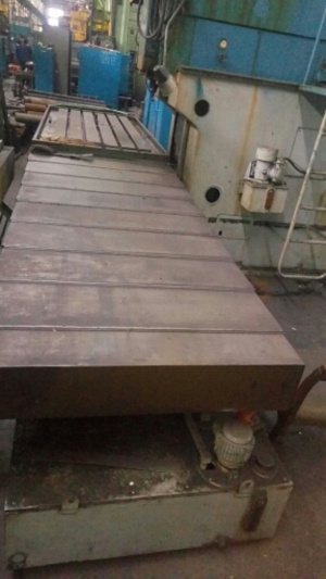 Вертикально-фрезерный станок УВФ1 с ЧПУ