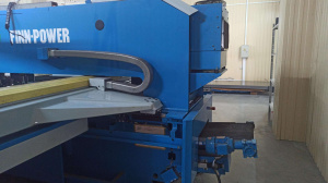 Координатно-револьверный пресс (револьверно-пробивной) Finn Power E5, в отличном рабочем состоянии