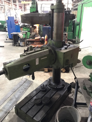 Радиально-сверлильный станок 2Е52