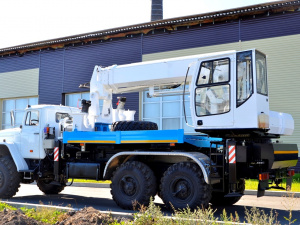 Универсальная бурильная машина УБМ-85