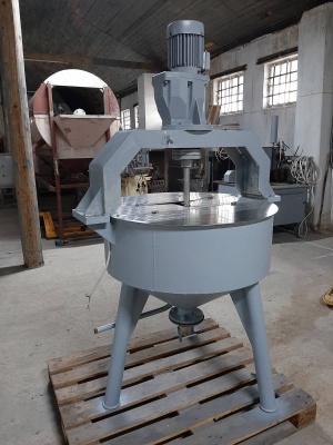 Емкость с рубашкой и мешалкой